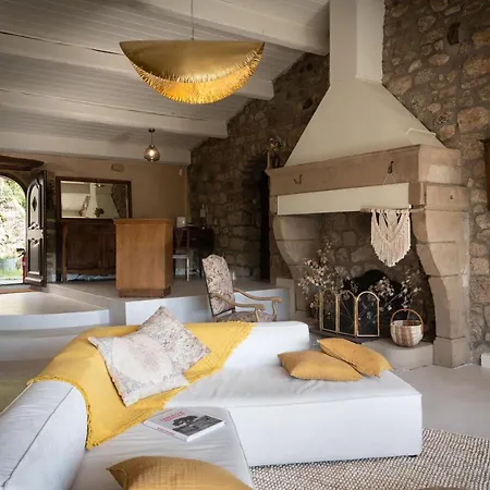 D'une Source Apartment