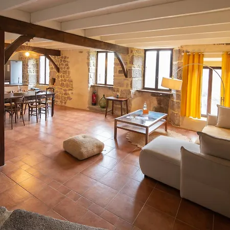 D'une Source Apartment *